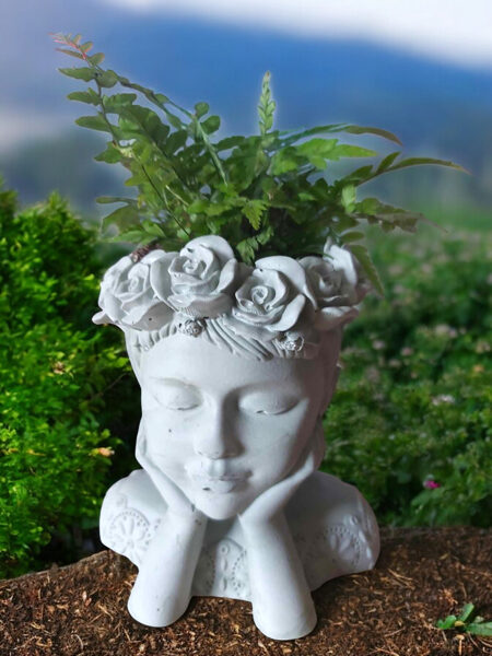 Pot " visage couronne de fleurs"